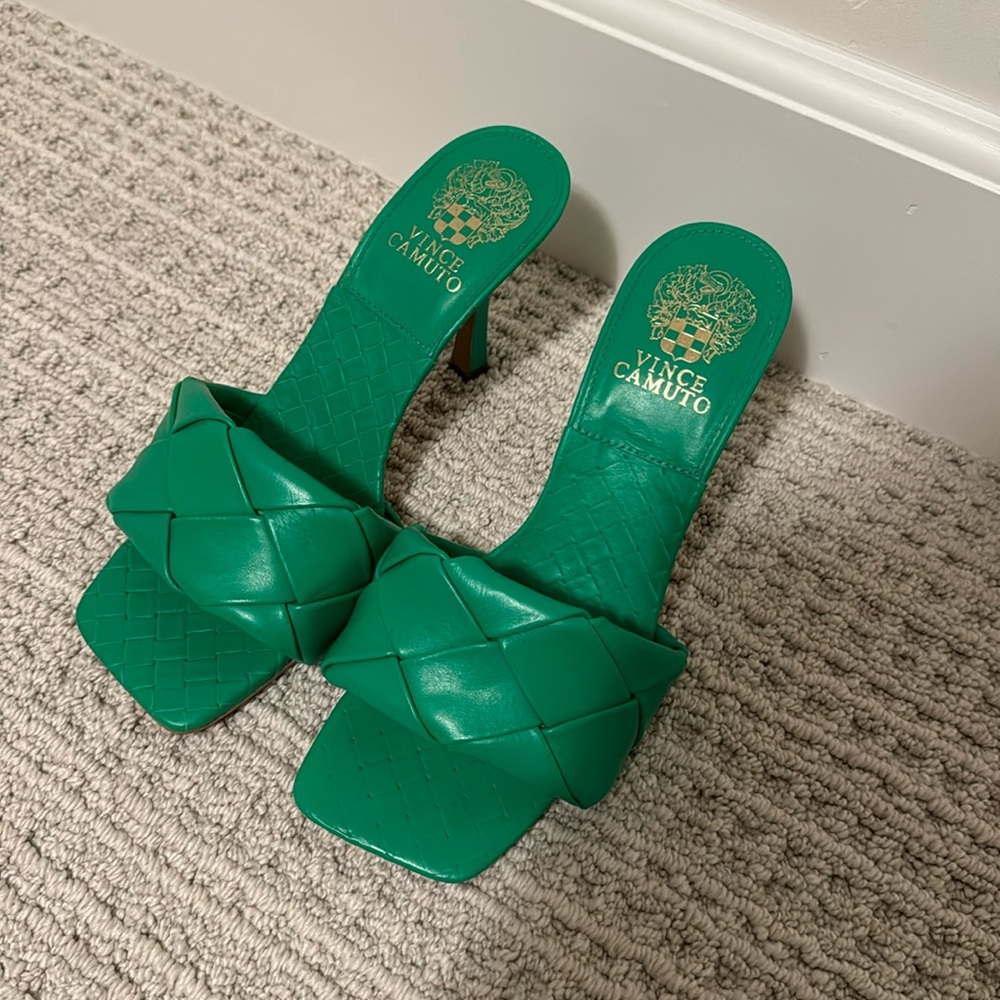 Vince Camuto green braided strap, sandal heel